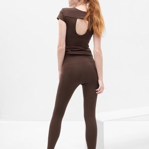 GapFit Studio Fitted Support T-Shirt